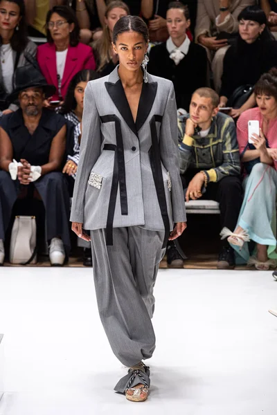 Look 37